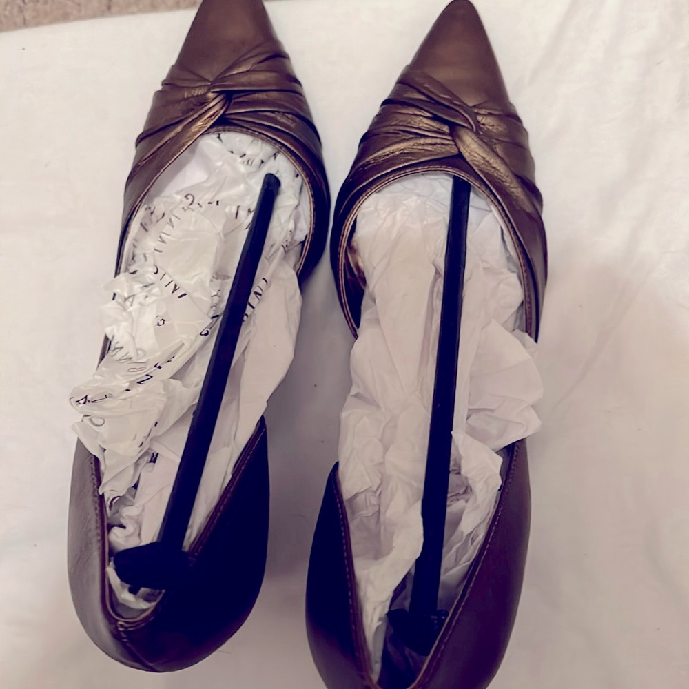 Very beautiful Bronze shoes 8 M never worn